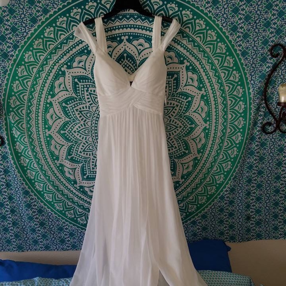 Lulu’s white dress size xxs new with tags.
